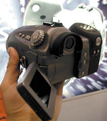 Power&shy;Shot Pro90 IS