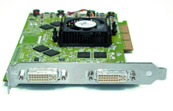 Matrox Parhelia-512 � ������ ���������� � ����� ��������� DVI-I.