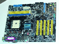 ����� ASUS K8V Deluxe ��� Athlon 64.