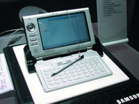 Samsung Nexio � ������������ ���������� �� Windows Mobile 2003 SE, ������� ������� ����������� ���������� ������� 800�480.